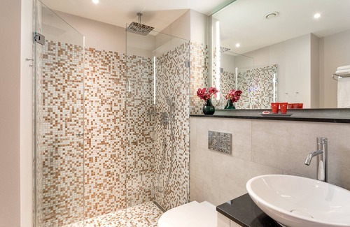 Kloten Hotel | Discover Comfort at Leonardo Hotel Zurich Airport, 4-Star Stay