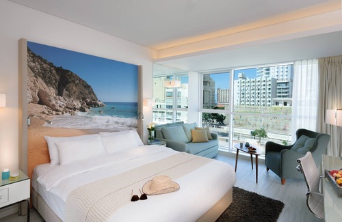 Netanya Hotel | Relax at Leonardo Plaza Netanya with Ocean Views & Pool