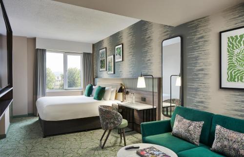 City Centre Glasgow Hotel | Elegant Leonardo Royal Hotel Glasgow with Prime Amenities
