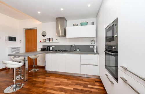 Moniga del Garda Apartment | Top-Rated Leone: Modern Apartment with Family-Friendly Amenities