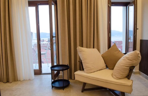 Gefira Mpania Apartment | Top-Rated Leone Suites: Family-Friendly Getaway Awaits