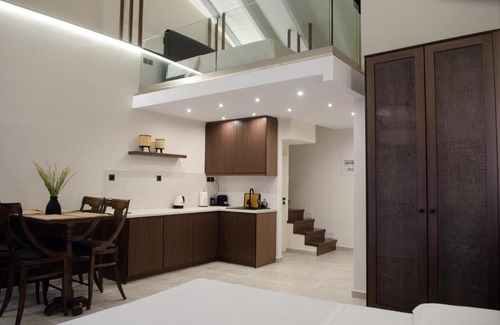Gefira Mpania Apartment | Top-Rated Leone Suites: Family-Friendly Getaway Awaits