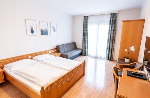 Bad Leonfelden House | Experience Oceanfront Bliss at Leonfeldner-Hof Hotel
