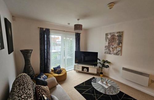Warrington Apartment | Family-Friendly Leopard in Dutton Warrington Awaits You