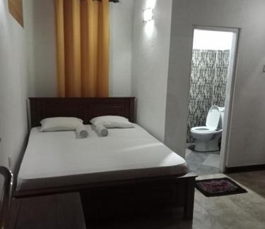 Divulapitiya Hotel | Family-Friendly Leopard Rock Retreat with Breakfast & Dining