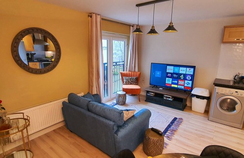Hemel Hempstead Apartment | Discover Family-Friendly Stays at Leopard's Pad