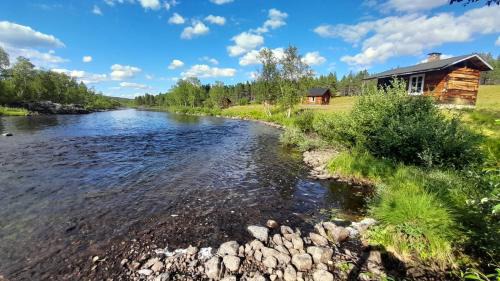 Utsjoki Ski Chalet | Pet-Friendly Leppälän vanhatupa with Rantasauna - Rated 9.8