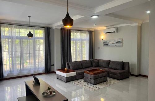 Arusha Apartment | Impeccable Lerai Homes: Child-Friendly Retreat with Kitchen