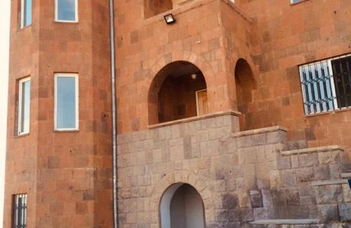 Aruch House | Discover LERNAROT: Family-Friendly Retreat with Pool