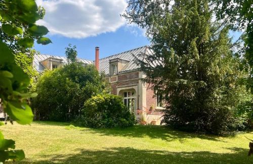 Boissy-Saint-Leger House | Beautiful Farm Stay 17km from Paris with High Guest Ratings