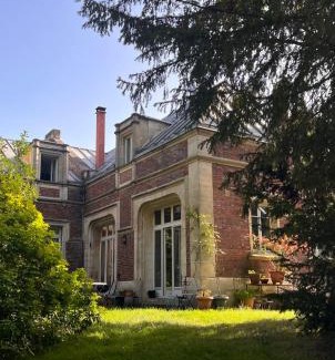 Boissy-Saint-Leger House | Beautiful Farm Stay 17km from Paris with High Guest Ratings