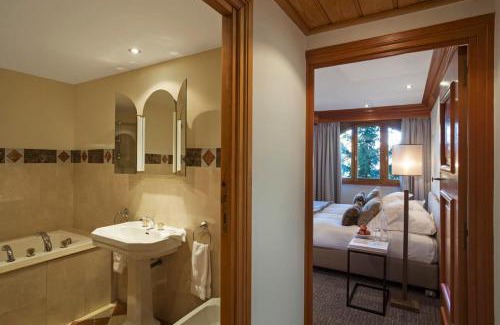 Courchevel Apartment | Discover Les 2 Chalets: Family-Friendly with Hot Tub Bliss
