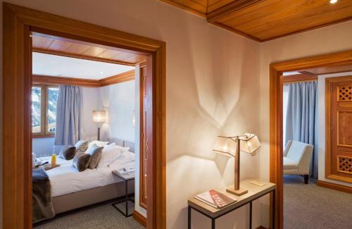 Courchevel Apartment | Discover Les 2 Chalets: Family-Friendly with Hot Tub Bliss