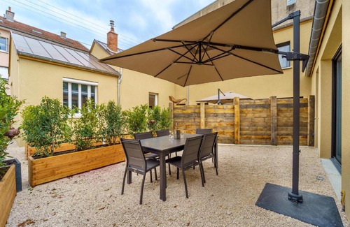 Jouvence House | Family-Friendly Getaway at Les 2 Cours C