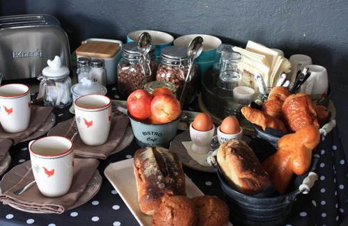 Berig-Vintrange Bed & Breakfast | Pet-Friendly Retreat at Les 2 Granges with Ocean View