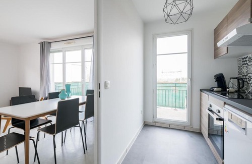 Bretigny-sur-Orge Apartment | Family-Friendly Getaway at Les 2 Lys with Great Reviews