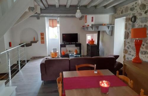 Osse-en-Aspe House | Family-Friendly Retreat at Les 2 p'tits loups Hotel