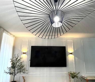 Quartier Hyper-Centre Apartment | Discover Les 3 Arches in Grenoble – Rated 9.5/10!