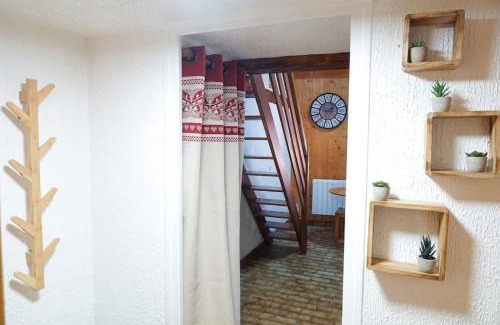 Montricher-le-Bochet Apartment | Family-Friendly Les 3 Marmottes Duplex Near Les Karellis