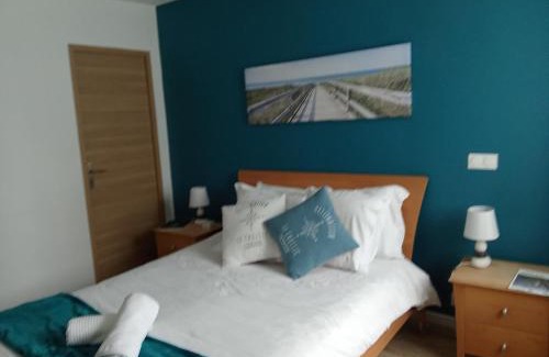 Le Croisic Bed & Breakfast | Relax at Les 3B: Guest Rated 9.5 & Hot Tub Delight
