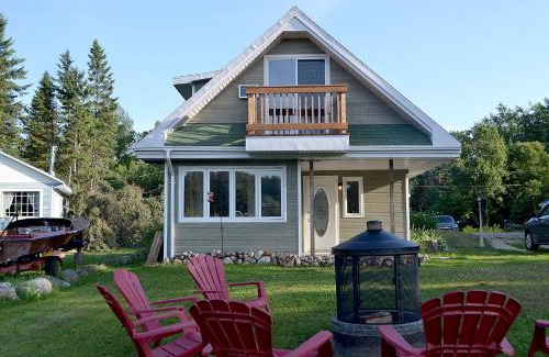 Chute-Saint-Philippe Ski Chalet | Experience Les 4 Chalets - Le 609: Pet-Friendly Retreat