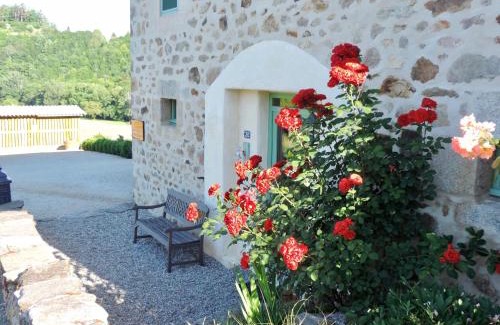 Bar Bed & Breakfast | Pet Friendly Retreat at Les 5 Petits Lapins – Rated 9.3/10