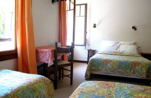 Veyrier-du-Lac Hotel | Comfortable Stay at Les Acacias Bellevue with Family Amenities