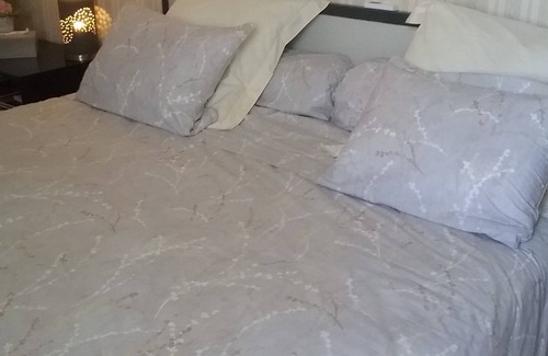 Levelay Bed & Breakfast | Discover Les Acacias: Guest Rated 9.8 with Prime Amenities