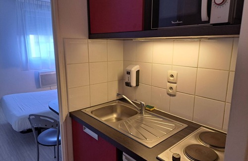 Grand Sud Apartment | Discover Les Académies Aixoises: Pet-Friendly Retreat