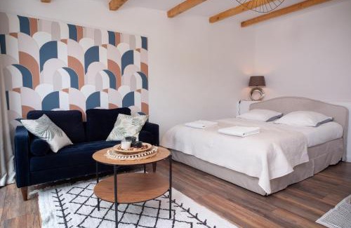 Les Accates Apartment | Family-Friendly Retreat at Les Accatines with Pool Access