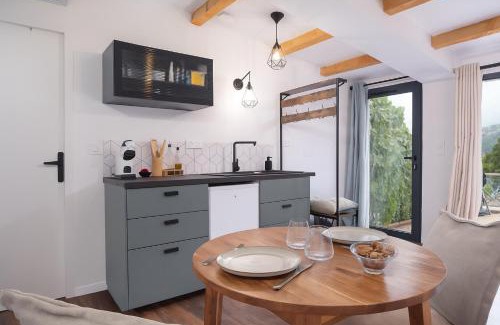 Les Accates Apartment | Family-Friendly Retreat at Les Accatines with Pool Access