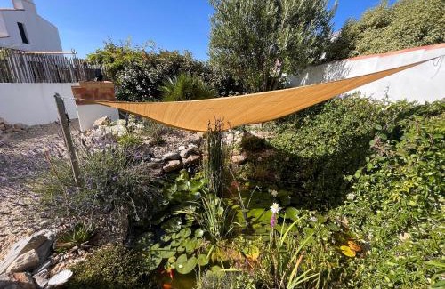 Noirmoutier-en-l'Ile House | Unforgettable Stays at Les Agapanthes - 10/10 Rated!