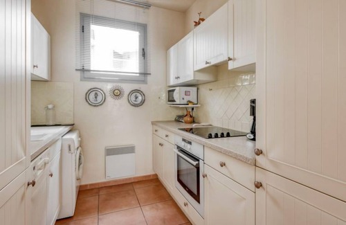 Cap-d'Antibes Apartment | Inviting Les allées du Cap: Oceanfront Getaway Awaits