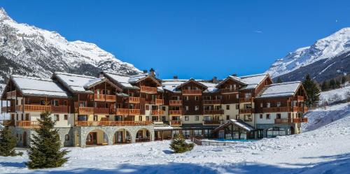 Val Cenis Apartment | Discover Les Alpages: Pet-Friendly Retreat with Spa & Pool