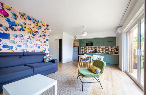 Bleriot-Plage Apartment | Discover Les Amarres: Family-Friendly Retreat by the Sea