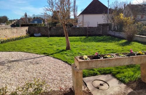 Guillon House | Family-Friendly Les Ammonites Gîte in Beautiful Bourgogne