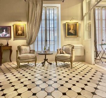 Avignon City Centre Apartment | LES ANGES DELUXE: 5-Star Romantic Retreat with Pool & Dining