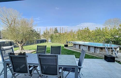 Dax House | Explore Les Arènes: 4-Star Hotel with Pool & Pet Friendly