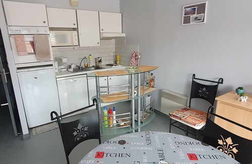 Fort-Mahon-Plage Apartment | Relax at Les Avocettes: Steps from Beach with Pool & Spa