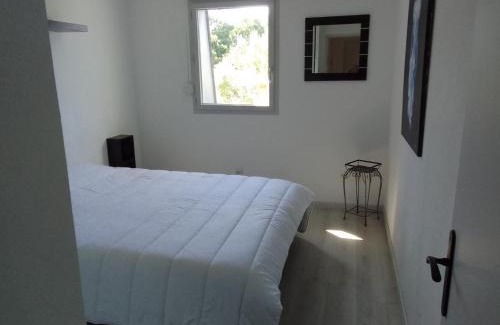 Mers-les-Bains Apartment | Cozy T3 Retreat with Private Parking for Family Comfort