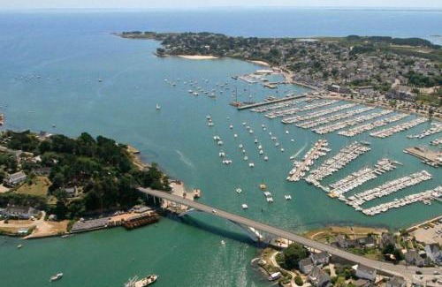 La Trinite-sur-Mer Apartment | Oceanfront Retreat at Les Balcons de La Trinité