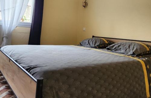 Le Bousquet-d'Orb Bed & Breakfast | Relaxing Oceanfront Escape at Les Belles Nuits