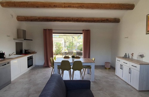 Saumane-de-Vaucluse House | Discover Les Bergeries de Saumane with Pool & Breakfast