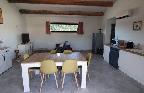Saumane-de-Vaucluse House | Discover Les Bergeries de Saumane with Pool & Breakfast