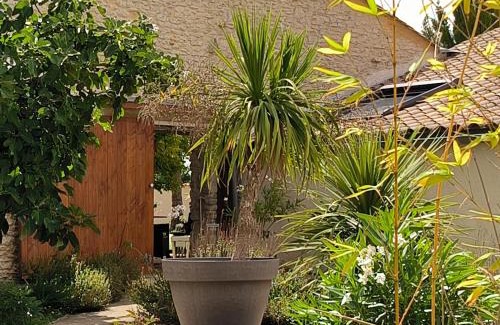 Cartelegue House | Oceanfront Escape at LES BOHEMIELLES Cottage Raphaël