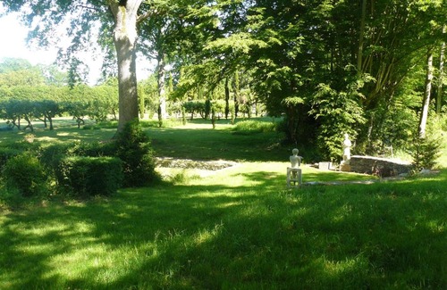 Chaze-sur-Argos House | Discover Les Borderies: Family-Friendly Retreat with Pool