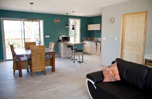 Auvillar House | Discover Les Bourdettes: 3-Star Gîte in Auvillar Awaits