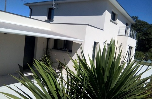 Bruc-sur-Aff Bed & Breakfast | Explore Les Bruyères Room 180 with Pool & Family-Friendly Fun