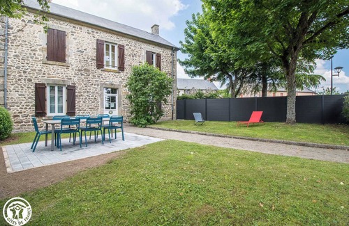 Saint-Julien-la-Geneste House | Welcoming Les Buis - Family-Friendly Retreat in Nature