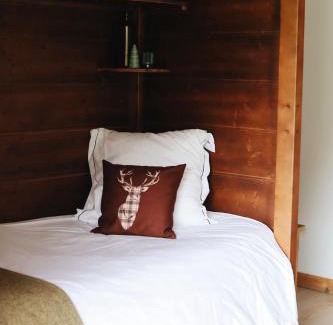 Saint-Sorlin-d'Arves Hotel | Discover Les Cèdres: Spa, Dining & Family-Friendly Retreat